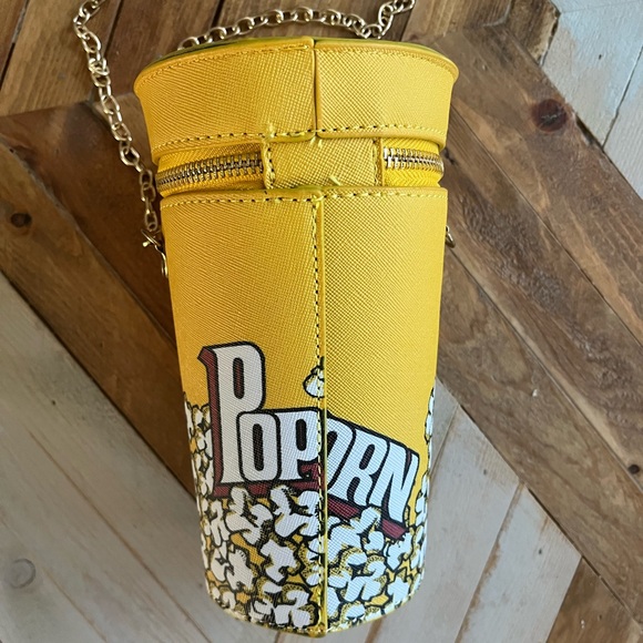 Popcorn Bucket Bag! 🍿 - Picture 3 of 4